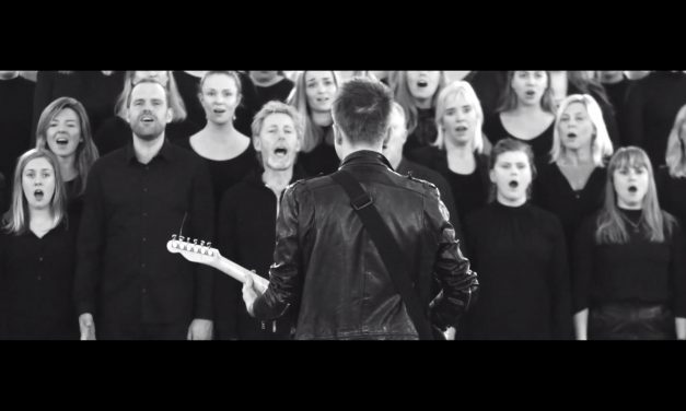 DARK SOCIAL sætter fælleskab over individ