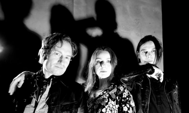 Fremmand rocker med Black Rebel Motorcycle Club