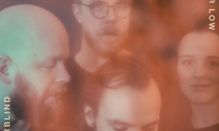 SUNDAYS: Mellem lys og mørke 