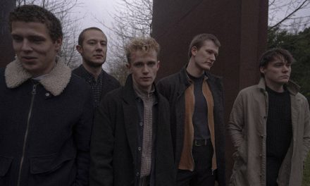 To Absent Friends – Fra blød indiepop til moderne rock